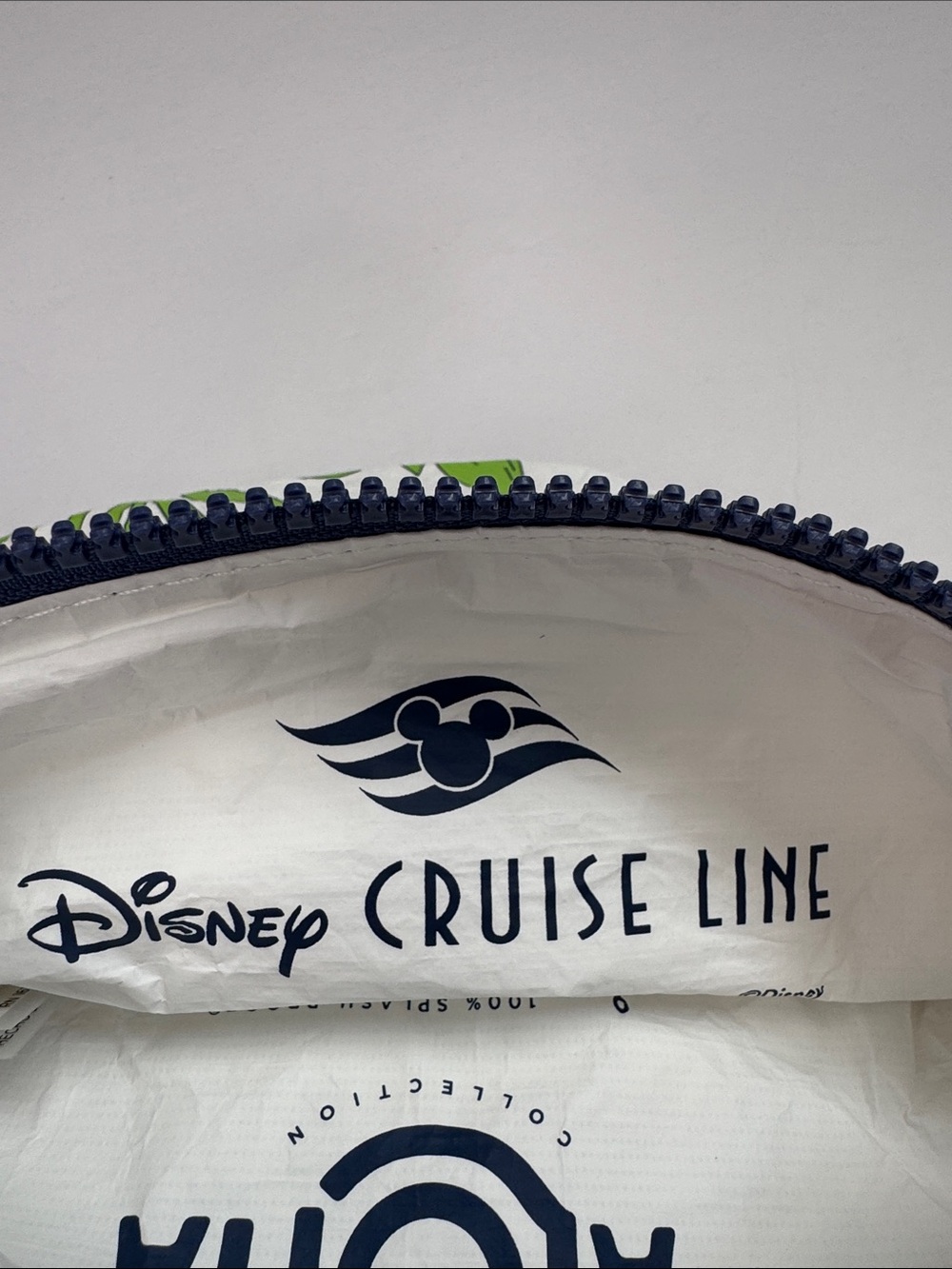 ALOHA Collection x Disney Cruise Line Collab Tropical Zip Pouch 🌺 - Picture 5 of 8